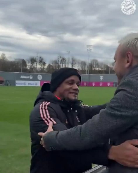 拉菲尼亚：儿时训练后向路人讨吃的，有人骂我是流浪汉