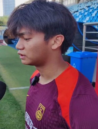 海港“双子星”集体倒戈？蒯纪闻点赞、李新翔收藏，天才少年要投奔申花？