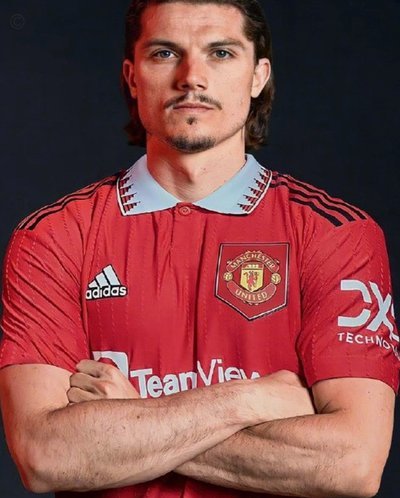 萨哈：恩佐能适配曼联中场体系，若有机会引进他&无需犹豫