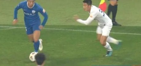 半场：玉昆0-0申花，奥斯卡屡失良机，吴曦染黄