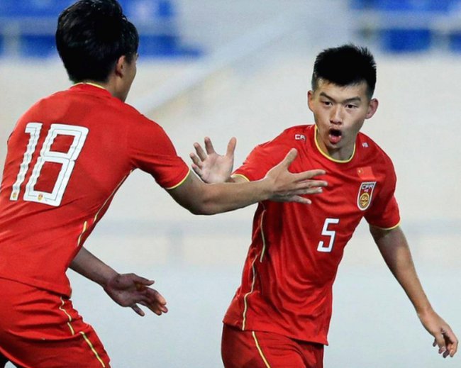 中国U19vs沙特U21：苗润东领衔首发亮相