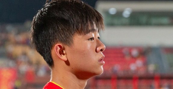 邝兆镭周五挑战极地动物球技