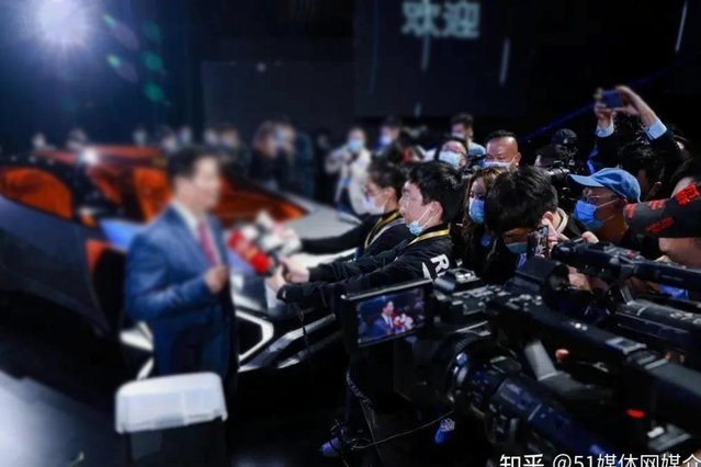 皇马中场格局稳定，B席锁定技术核心