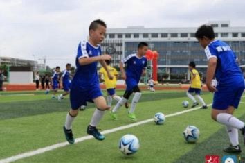 中国足球协会晋升亚足联精英青训三星会员申花鲁能浙江同行获殊荣
