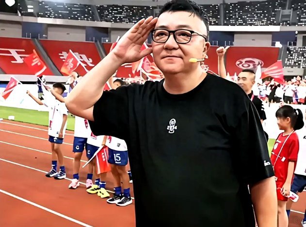 董路锐评国安防线漏洞百出，直言其打法像踢幼儿园